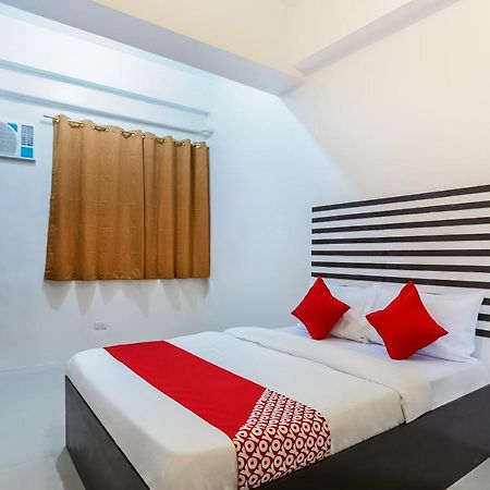 Oyo 505 Jardin Suites Manila Bagian luar foto