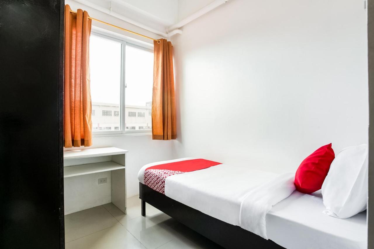 Oyo 505 Jardin Suites Manila Bagian luar foto