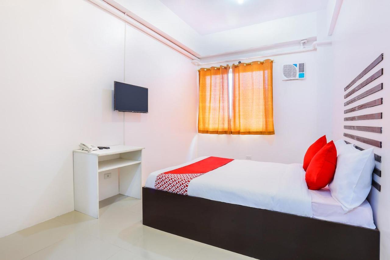 Oyo 505 Jardin Suites Manila Bagian luar foto