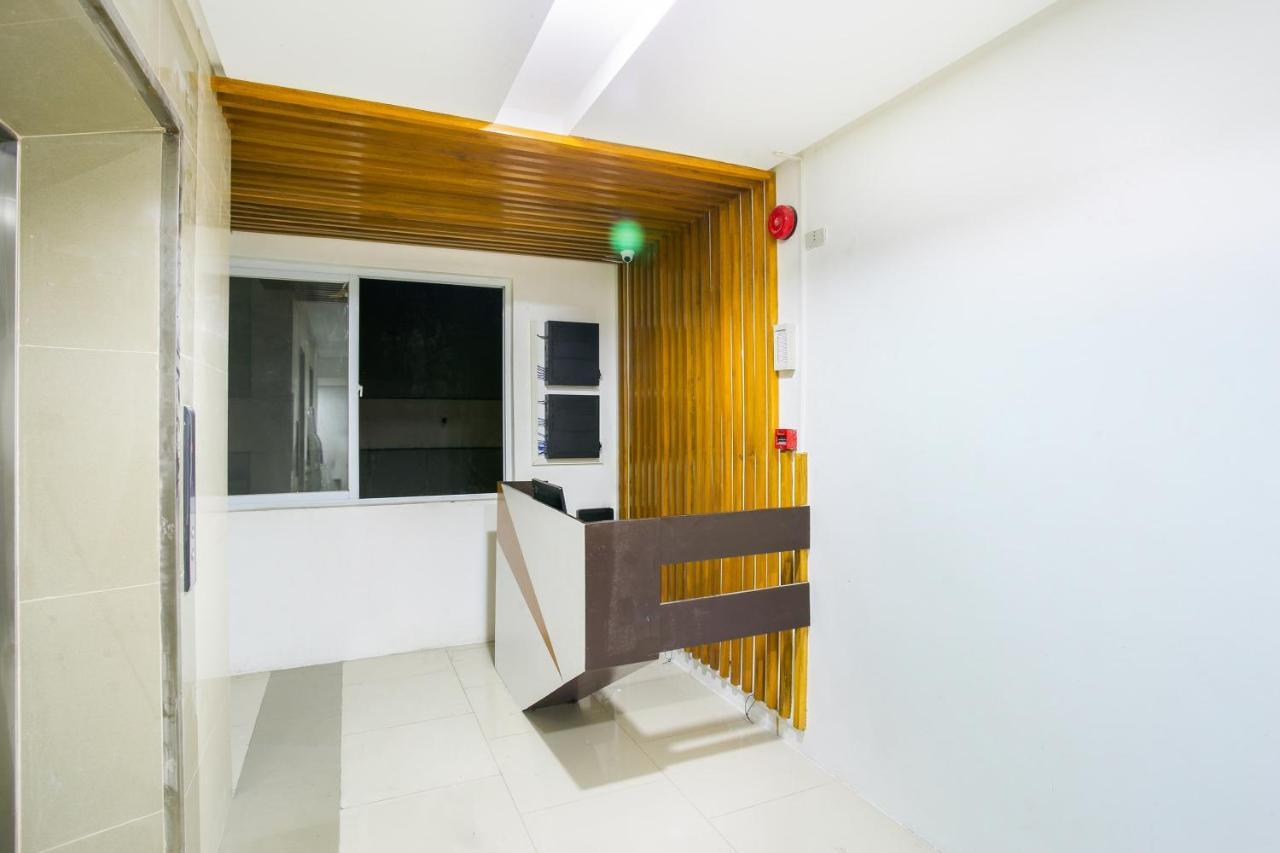Oyo 505 Jardin Suites Manila Bagian luar foto