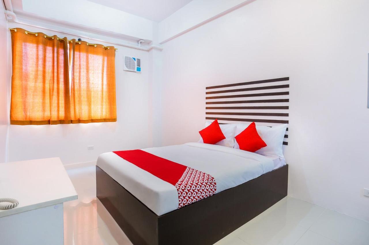 Oyo 505 Jardin Suites Manila Ruang foto