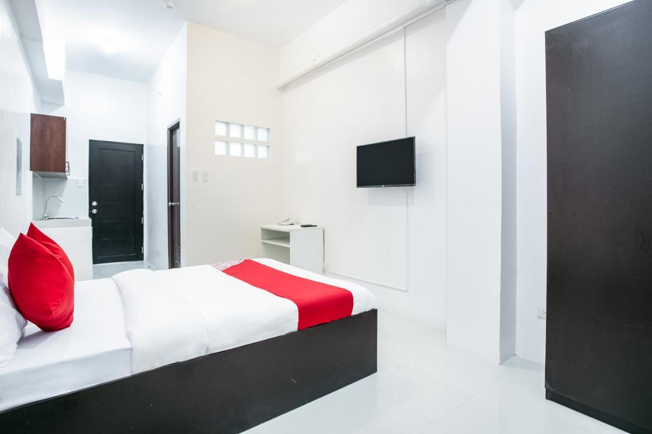 Oyo 505 Jardin Suites Manila Bagian luar foto