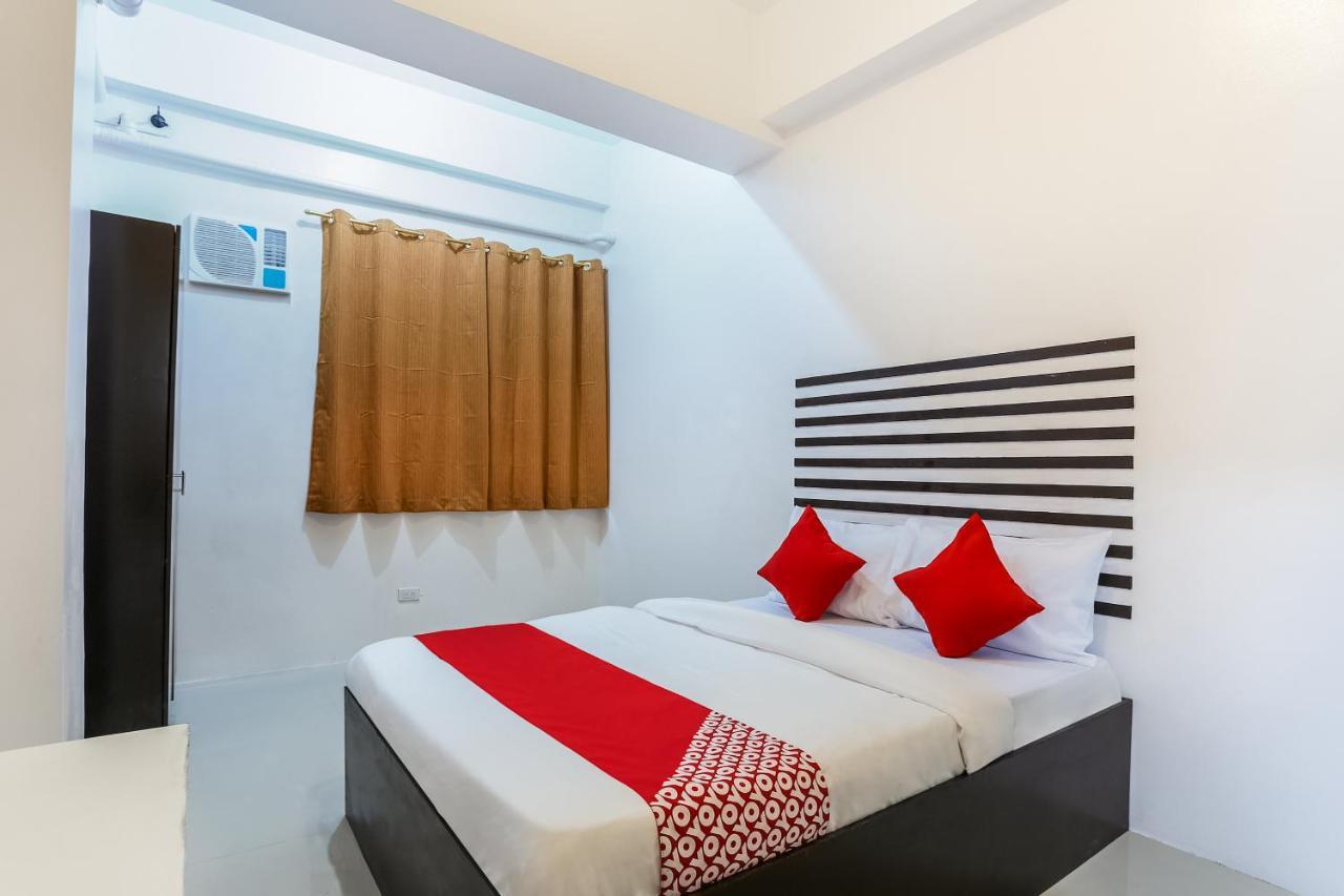 Oyo 505 Jardin Suites Manila Bagian luar foto